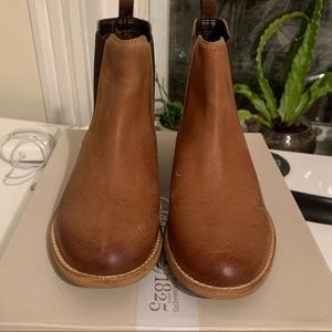 Clarks | Women’s Brown Leather Chelsea Boots 7.5